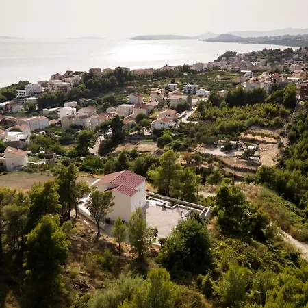 Privately Located Nova With Heated Pool Villa *