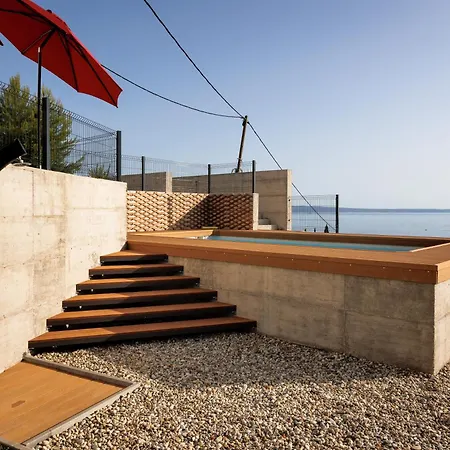 Villa Privately Located Nova With Heated Pool