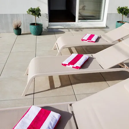 Privately Located Nova With Heated Pool * Podstrana