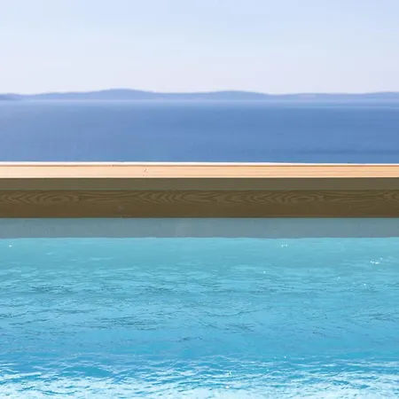 Nova - Isolated Oasis & Heated Sea View Pool * Podstrana